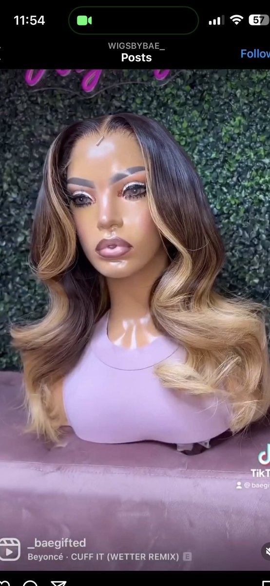 SlickVick313's tweet photo. I’m ready to tell my BaeGifted Hair experience 🙏🏽 spent $875 on some party wigs. Long story with all proof of texts…. Here it is

What I wanted vs What I got https://t.co/WnVgcMdEdL