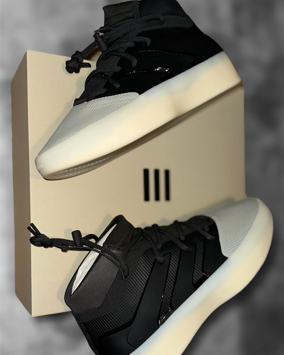 CHINNIE1380's tweet photo. /// ADIDAS ❌ FEAR OF GOD
“ATHLETICS BASKETBALL CARBON SESAME”
#Adidas #FearOfGod #JerryLorenzo #FearOfGodAthletics #FearOfGodBasketball #CarbonSesame #3Stripes #WearYourKicks #YourSneakersAreDope #KOTD #KickGameProper #ChinnieGotKicks #Humble #SuckerFree #Brooklyn #LoveIsLove https://t.co/QyZp4LWKCY