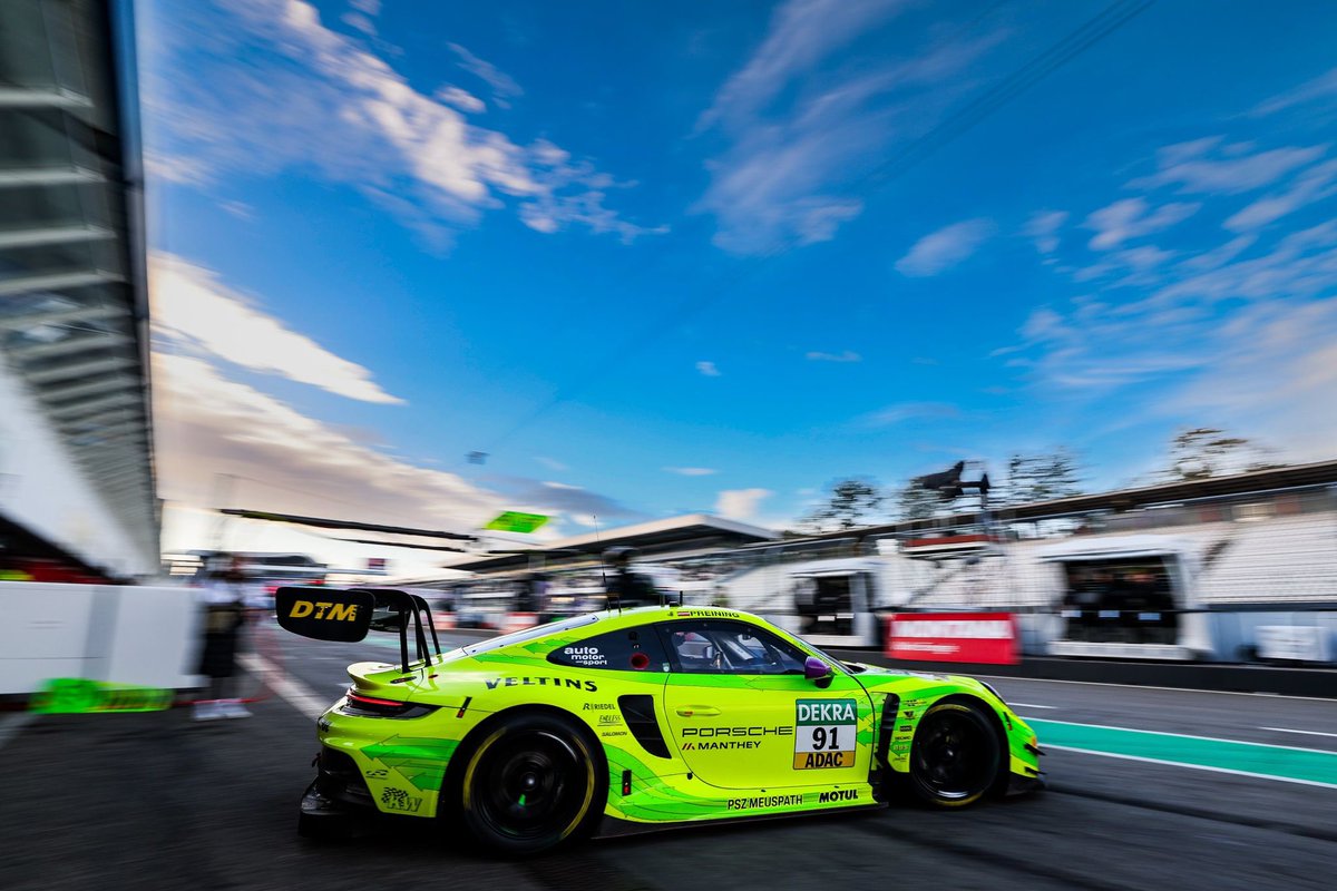 The season kick-off is just around the corner 🔜 

#Porsche #pitlane #racecar #letsdothis