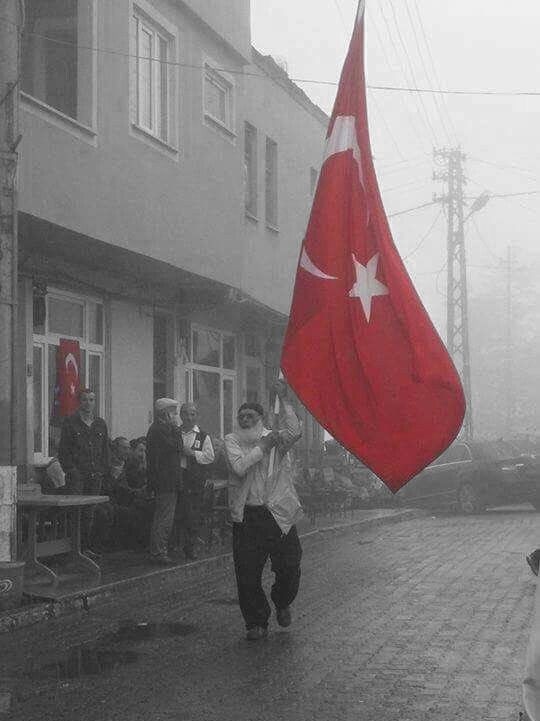 Sakın ümidini kesenlerden olma.

|hicr,55
