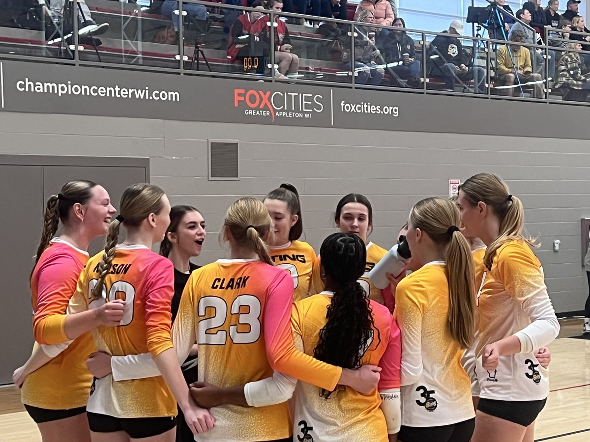Chris Fitzgerald (@prepdigchris) on Twitter photo <a href="/stingvb1988/">Milwaukee Sting 🏐</a> 15 Black off to a fast start at the #PDResolution
Setter/Right side combo Taylor Wold looking really dynamic <a href="/stingvb1988/">Milwaukee Sting 🏐</a> 15 Black off to a fast start at the #PDResolution
Setter/Right side combo Taylor Wold looking really dynamic
