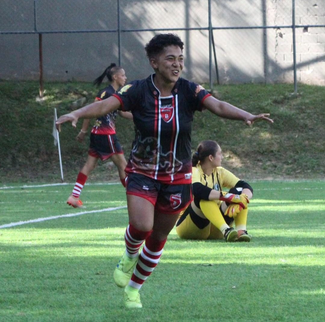 Na torcida por São Paulo e pela #Baratinha <a href="/TacadasFavelas/">Taça das Favelas</a> 
#taçadasfavelas
<a href="/globoesporteSP/">Globo Esporte SP</a>