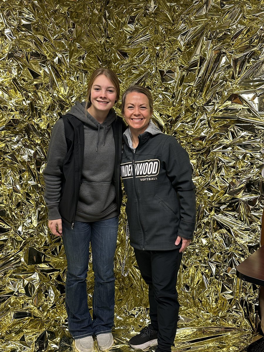 gracemolitor21's tweet photo. Thank you to @CoachErinBrown and @LindenwoodSB for having me on such an amazing visit! It was great to be on campus and see the facilities!
@SluggersHuecker 
@WHSBlueJaysSB https://t.co/hFcE1Ee9RX
