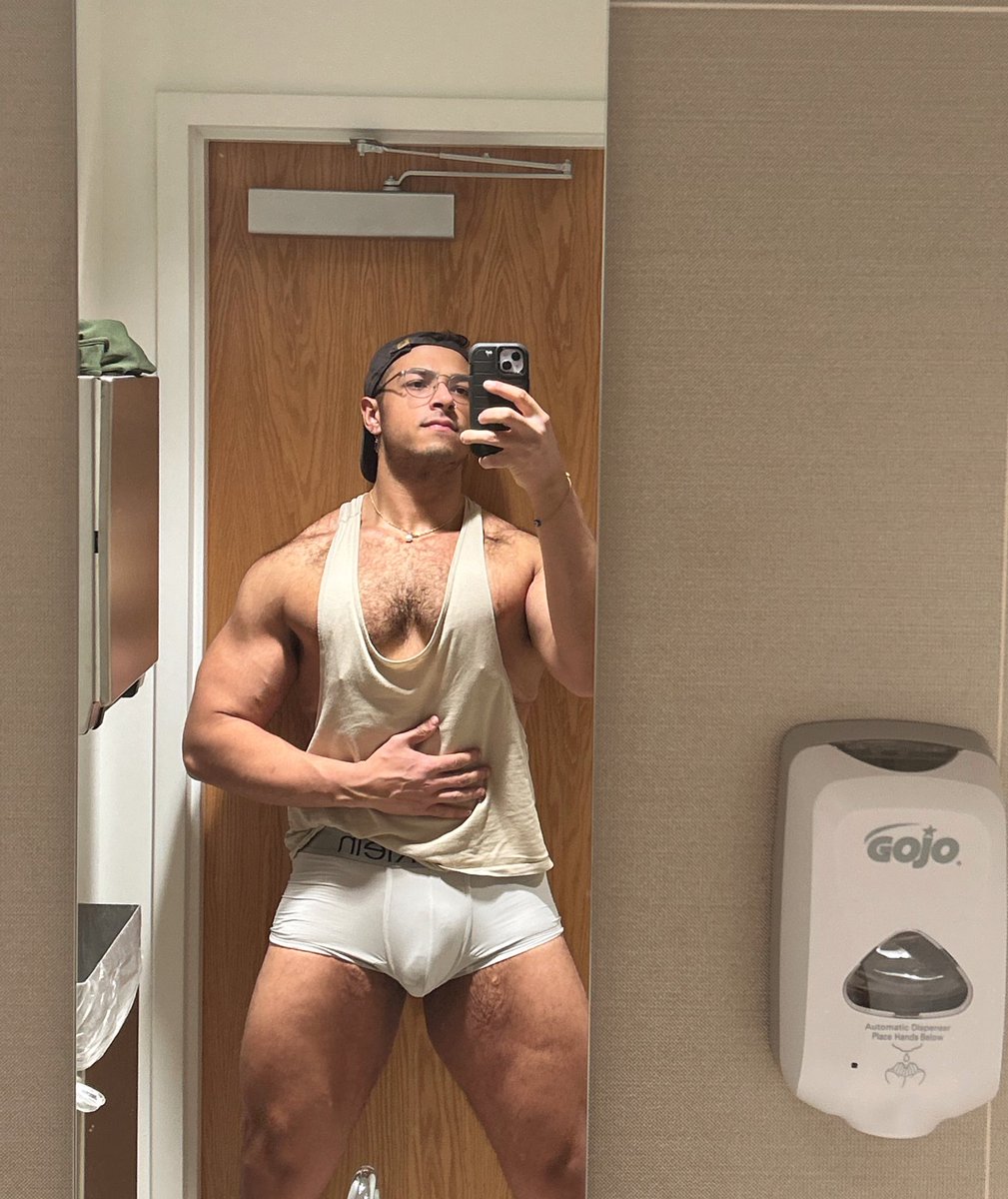 tyjnick's tweet photo. good morning girls https://t.co/LybUREZeGs
