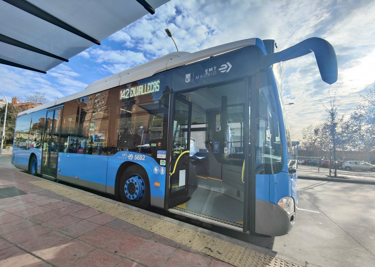 MCMXCII 👨‍💼🚍🌇 tweet media