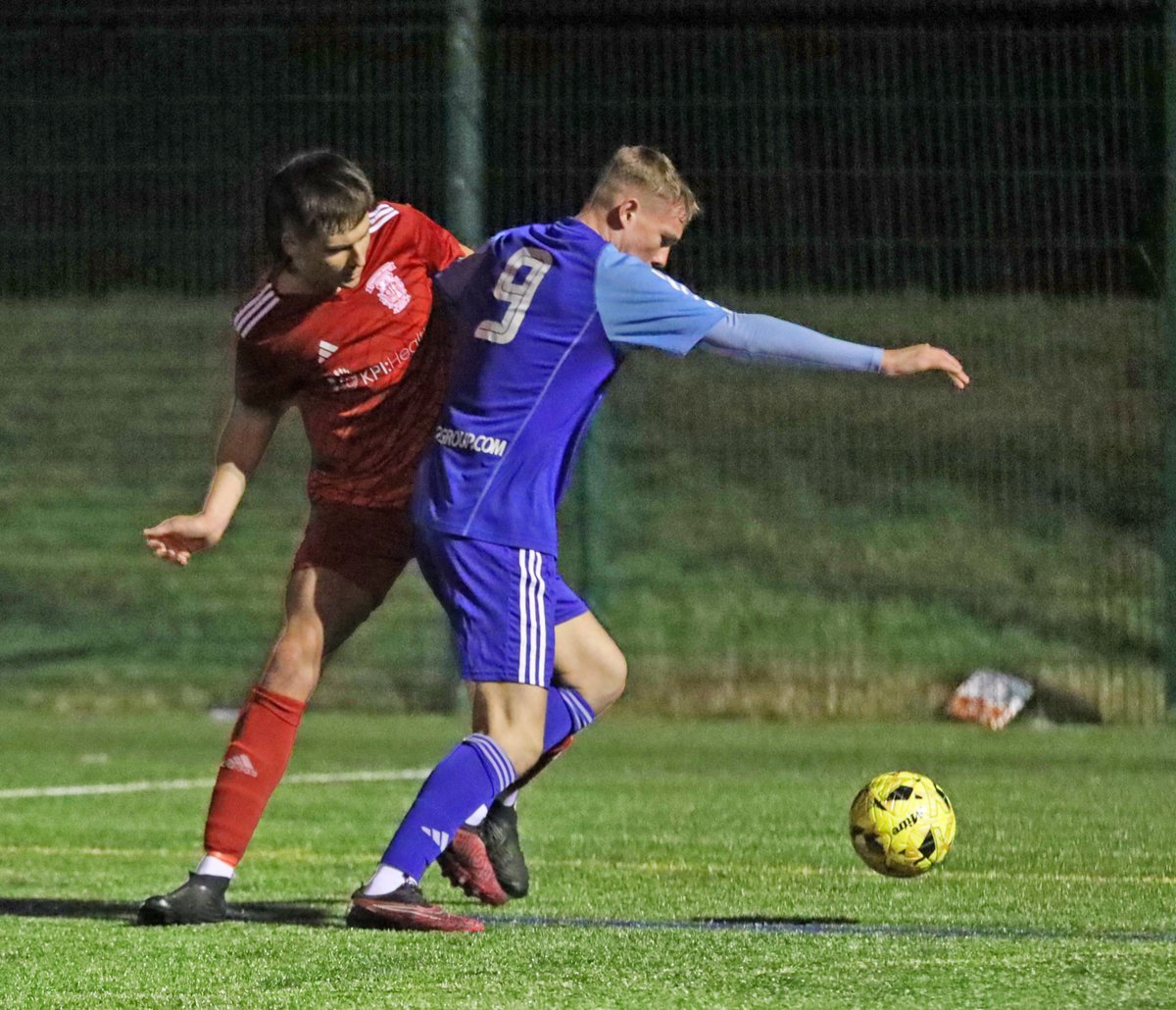 AlexKin19117656's tweet photo. Pictures 4 @DarvelU20s v @BurghU20 https://t.co/Aqba8STHmy