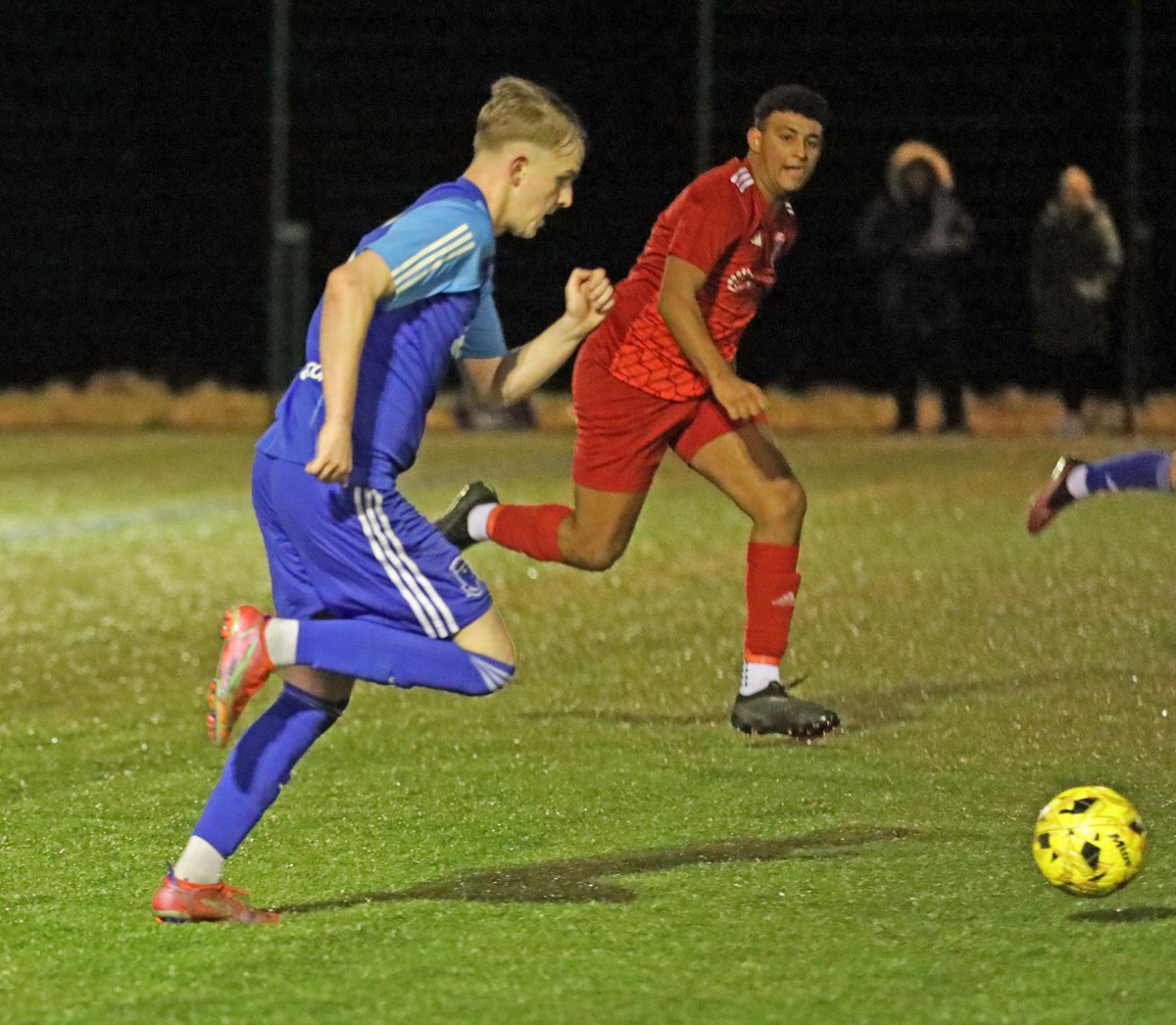 AlexKin19117656's tweet photo. Pictures 4 @DarvelU20s v @BurghU20 https://t.co/Aqba8STHmy