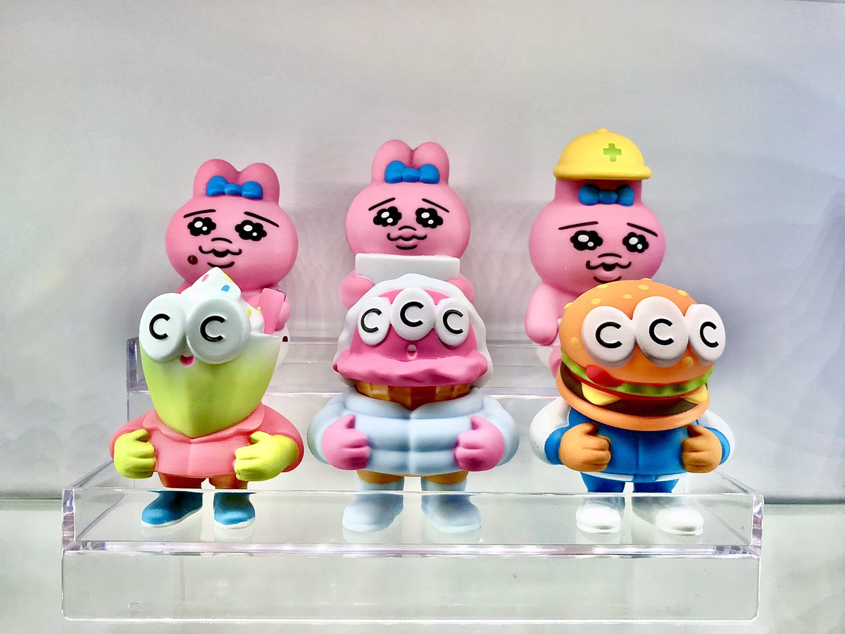 T0H4o1's tweet image. 我が家で増殖を繰り返すおぱんちゅうさぎ。気付かないうちにコレクション棚にまで勝手に並べられててなんだよと思ったがSUKOTAさんと何故か相性が良い。
サイズ質感なのか分からないがこのペアでしばらく飾ろう…良き。
#SUKOTA
#おぱんちゅうさぎ