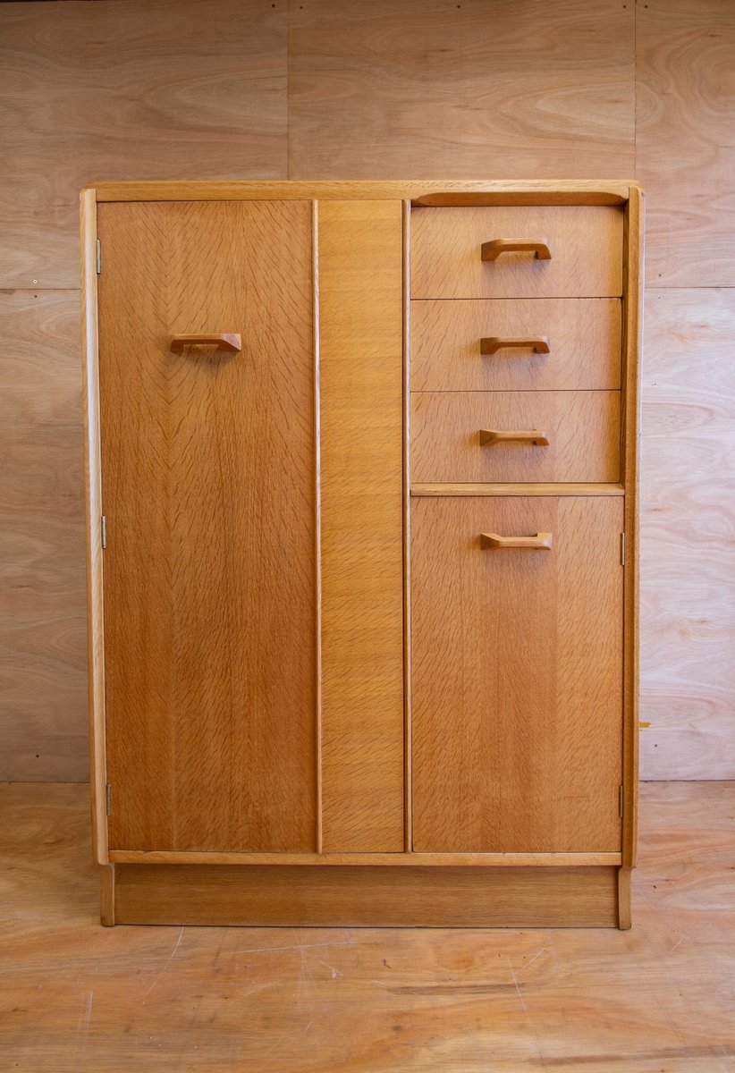 Est. Living tweet media