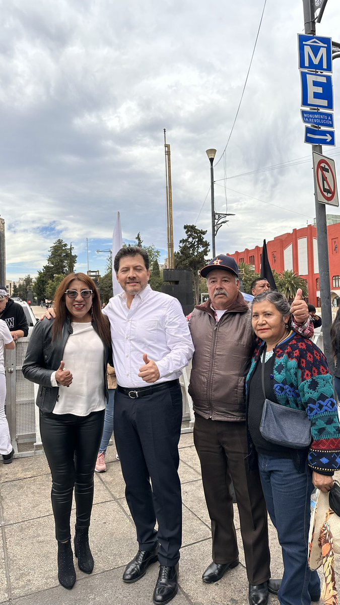 arturo_elias70's tweet photo. Nuestro XV Aniversario #SomosFuerzaDemocratica del Ing @vhlobo aquí está la fuerza de nuestro equipo!!! https://t.co/DClHhwhopW