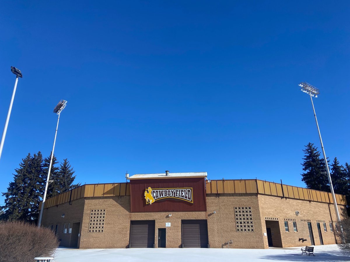 P356Loeffler's tweet photo. More 🏀 weather than ⚾️ weather in Laramie today, but did you know Wyoming had a baseball team ‘til 1996? Who wouldn’t want to hit at 7,220 feet? Cowboy ⚾️ made 5 NCAA tourney appearances, including trip to @CWSOmaha in 1956 under coach Bud Daniel. https://t.co/8KTiqdQSki