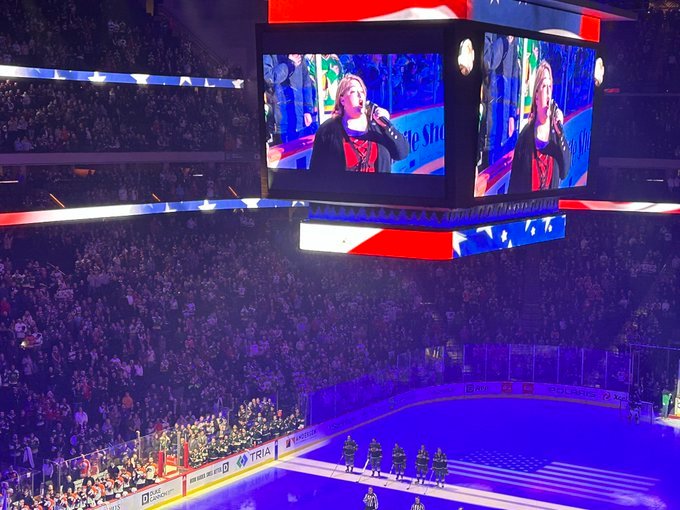 MoronicaSlp's tweet photo. Last night I had a blast singing the anthem at the @XcelEnergyCtr for the @mnwild game as an emergency substitute for @WildNattySinger. Sending a shout-out to the crew for the leap of faith, and a massive shout-out to the fans, who made me feel so very welcome!!! https://t.co/MIGQkgYkrm