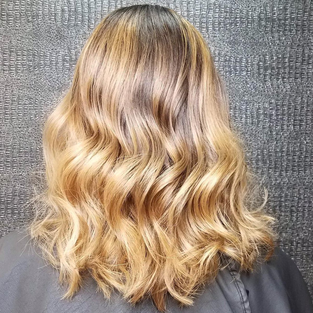 🤎✨ @mishigprocrastinates #hairdomichelle #daphneal #savannahga #spanishfortal  #forthairdo #hairdo42 #PMcolor #behindthechair #cosmoprofbeauty #hairbrained @paulmitchell #PMHaircolor #paulmitchellpro #hairdolyfe #hairdosalon #paulmitchell #hairdoaf 
l8r.it/aPhX