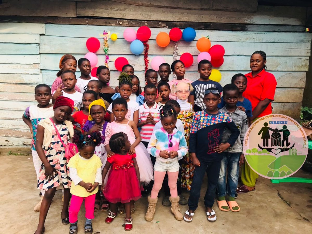 INADESU7's tweet photo. @inadesu and kids for her safe space wish you all a prosperous new year! 
#HappyNewYear2024 https://t.co/juBQifO18B