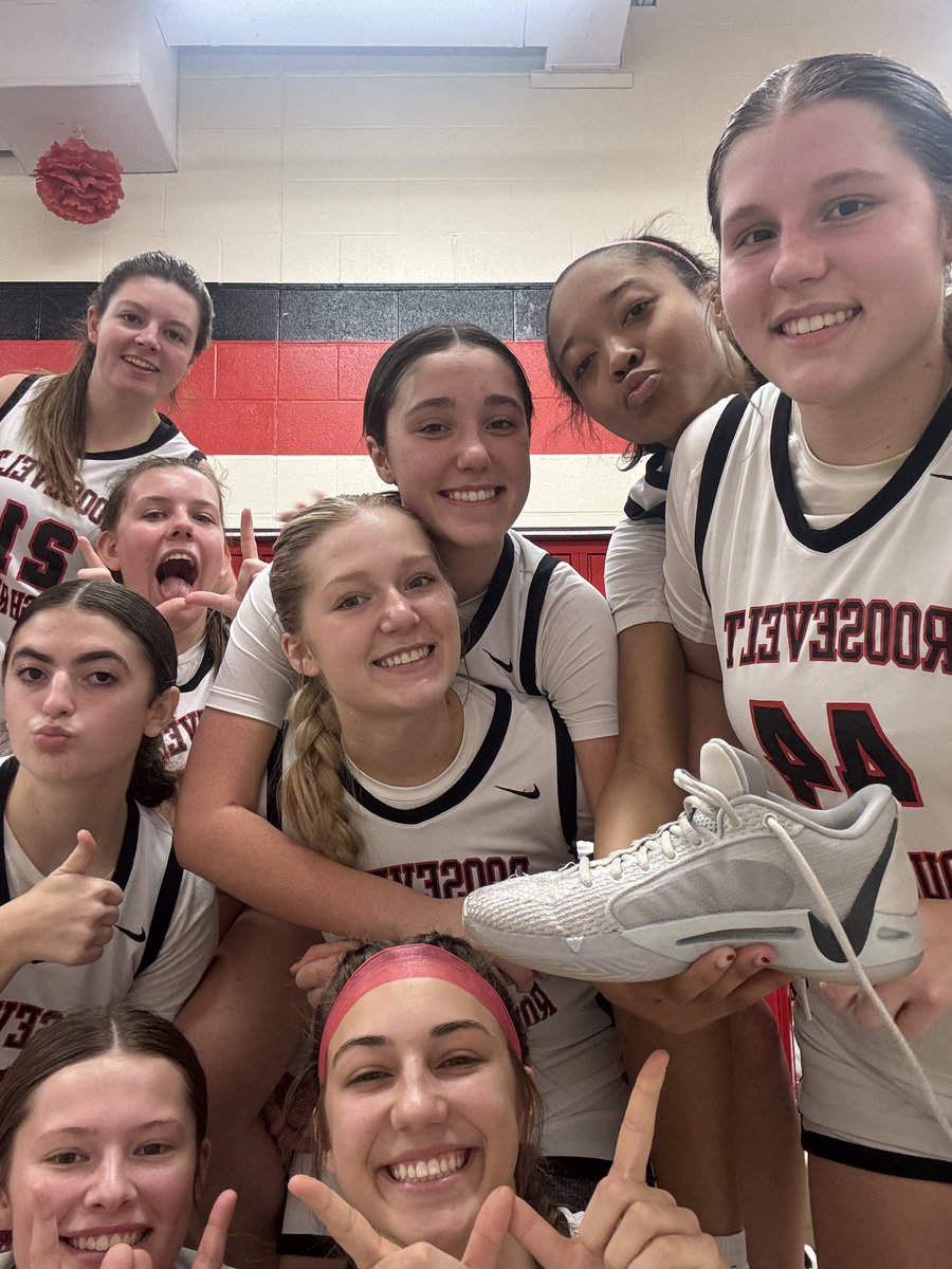 LadyRidersHoops's tweet photo. Big Win today in a hard fought battle!!! https://t.co/J00zIZKkoZ
