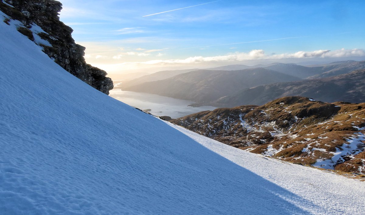 Tae_the_north's tweet image. A CPD day of sorts refreshing some winter skills and simply enjoying the stunning conditions ....in three 😉 #ThinkWinter @lomondtrossachs