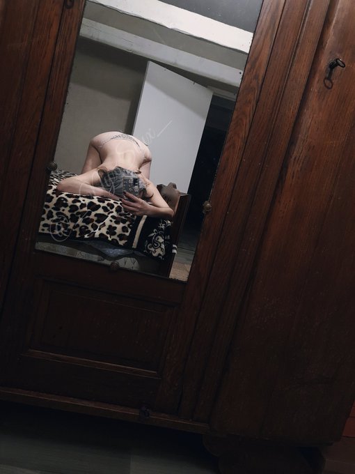 Ne faites pas attention, je ne fais que passer 🤗 Mais je ne sais pas ce que vous en pensez mais je trouve<a href="/tag/lundigambettes"class="tags"><span>#lundigambettes</span></a>