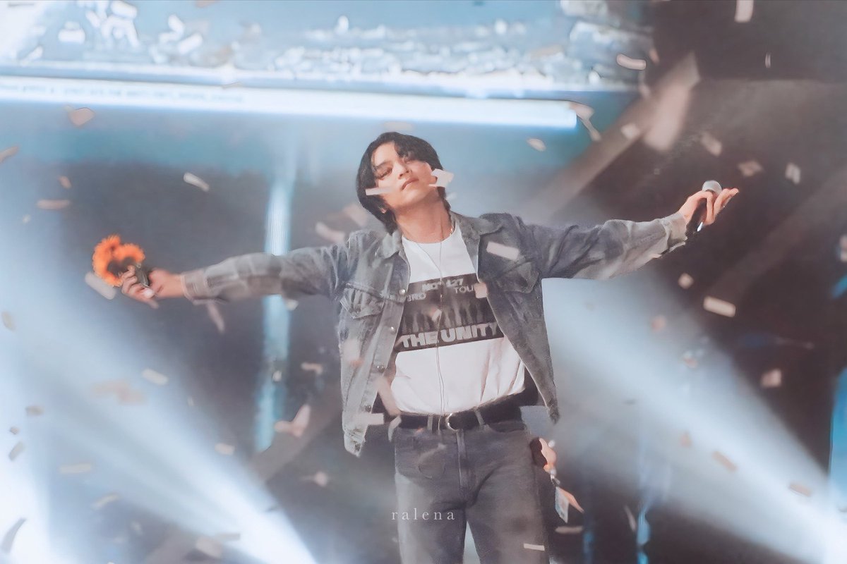 vernonkemang's tweet image. but the sunflower is mine in a way
— vincent van gogh, from a letter to theo

#THEUNITYinJAKARTA_DAY1
#THEUNITYinJAKARTA #NEOCITY_THE_UNITY_JAKARTA #HAECHAN #해찬 240113