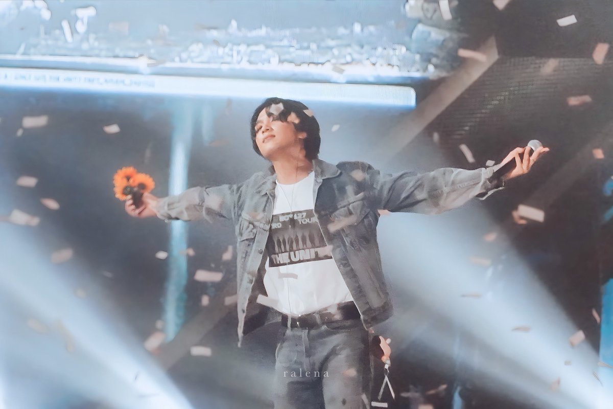 vernonkemang's tweet image. but the sunflower is mine in a way
— vincent van gogh, from a letter to theo

#THEUNITYinJAKARTA_DAY1
#THEUNITYinJAKARTA #NEOCITY_THE_UNITY_JAKARTA #HAECHAN #해찬 240113