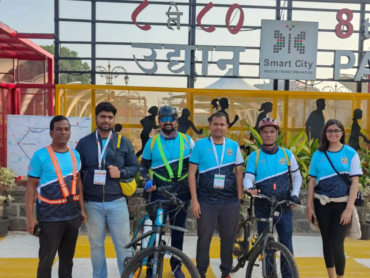 pcmcindiagovin's tweet photo. Day 2 of the 3rd National Workshop begins with a refreshing morning cycle ride in Pimpri Chinchwad
#SmartCitiesMission
#HealthyStreets
#StreetsandPublicSpaces
#SmartStreets
#Streets4People
#Cycles4Change
#PlaceMakingMarathon https://t.co/sukke4Keo2