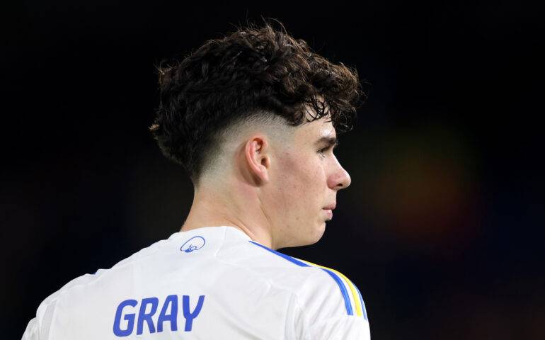 LUFCFan15's tweet photo. I have to keep reminding myself that this guy is 17 yrs old every game, unreal talent 💯 #LUFC #MOT #ALAW https://t.co/fB7dT5Iiyb