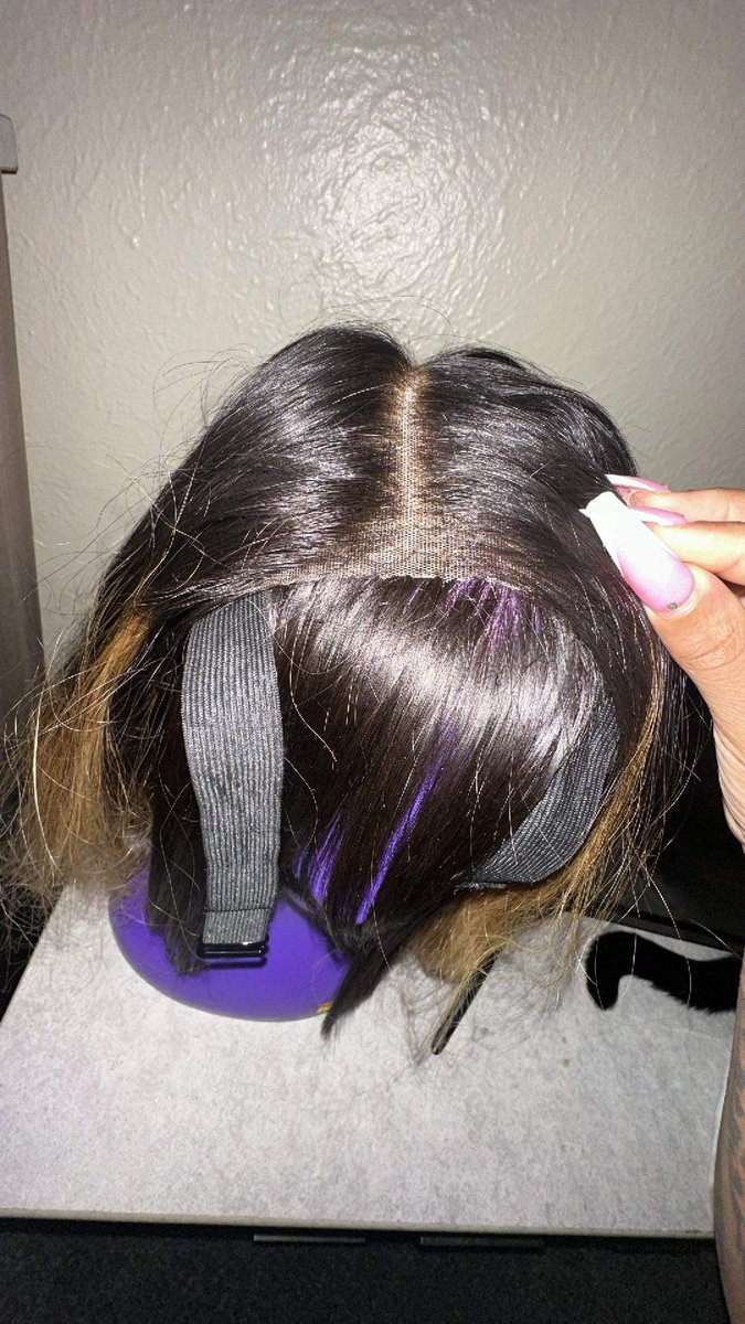 SlickVick313's tweet photo. This hair don’t look shit like the color I wanted and why it’s falling apart and I ain’t even wore it yet. But who tf told her to cut my lace 🤔😒 https://t.co/ulCgC6f3yh