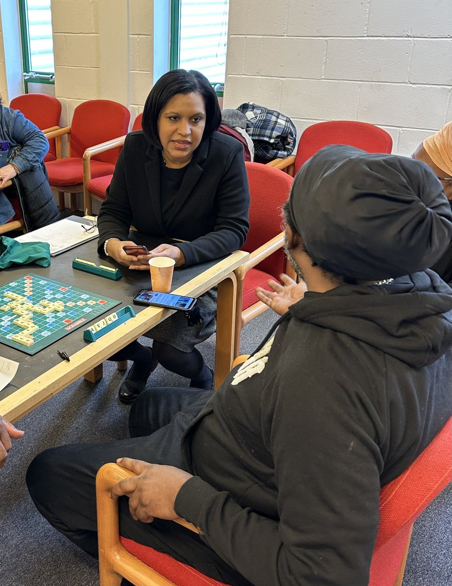 This week, I visited the Warm Welcome centre at #Bellingham Leisure Centre.

Brilliant to chat with residents and see the support from local businesses, <a href="/LewishamCouncil/">Lewisham Council</a> &amp; <a href="/lewishamlocal/">Lewisham Local</a> 👏

Thanks to the Leisure Centre for hosting. I even managed to fit in a game of scrabble!