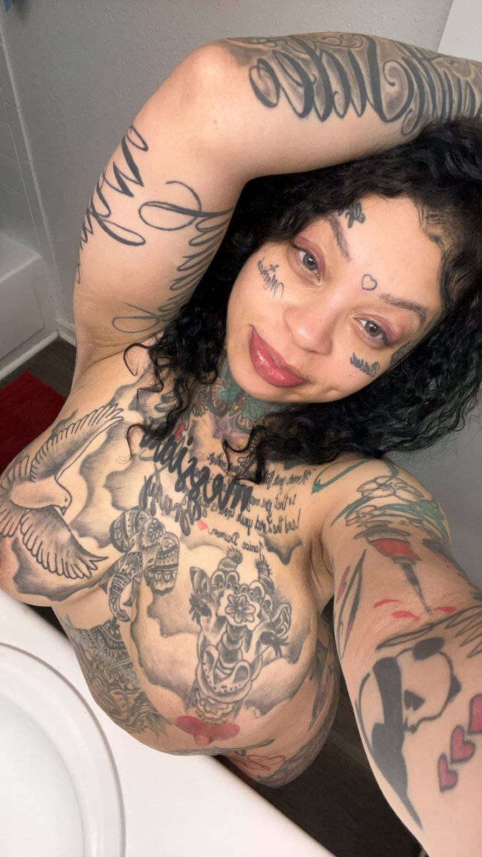 No makeup no wig 😂🥹 Am I breeding material???