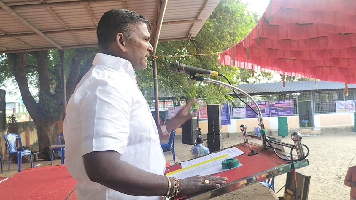 AKSaiJSaravanan's tweet photo. நமது லட்சியம் வளர்ச்சி அடைந்த பாரதம்" நிகழ்ச்சி காரைக்கால் வடக்கு பகுதியில் உள்ள கோவில் பத்து அரசு பள்ளியில் பேட்டை  நடைபெற்றது,  இதில் கலந்துகொண்டு மத்திய அரசினால் செயல்படுத்தப்பட்ட மக்களுக்கான நலத்திட்டங்களை காணொளி மூலம் ஒளிபரப்பப்பட்டதை கண்டு களித்த பின்பு பொதுமக்களுக்கு அனைத்து திட்டங்களையும் எடுத்துரைத்து புதிய பயனாளிகளுக்கு மத்திய அரசின் பல்வேறு நலத்திட்டங்களை வழங்கினேன்.@BJP4Puducherry @BJP4TamilNadu @blsanthosh @BlrNirmal @amitmalviya