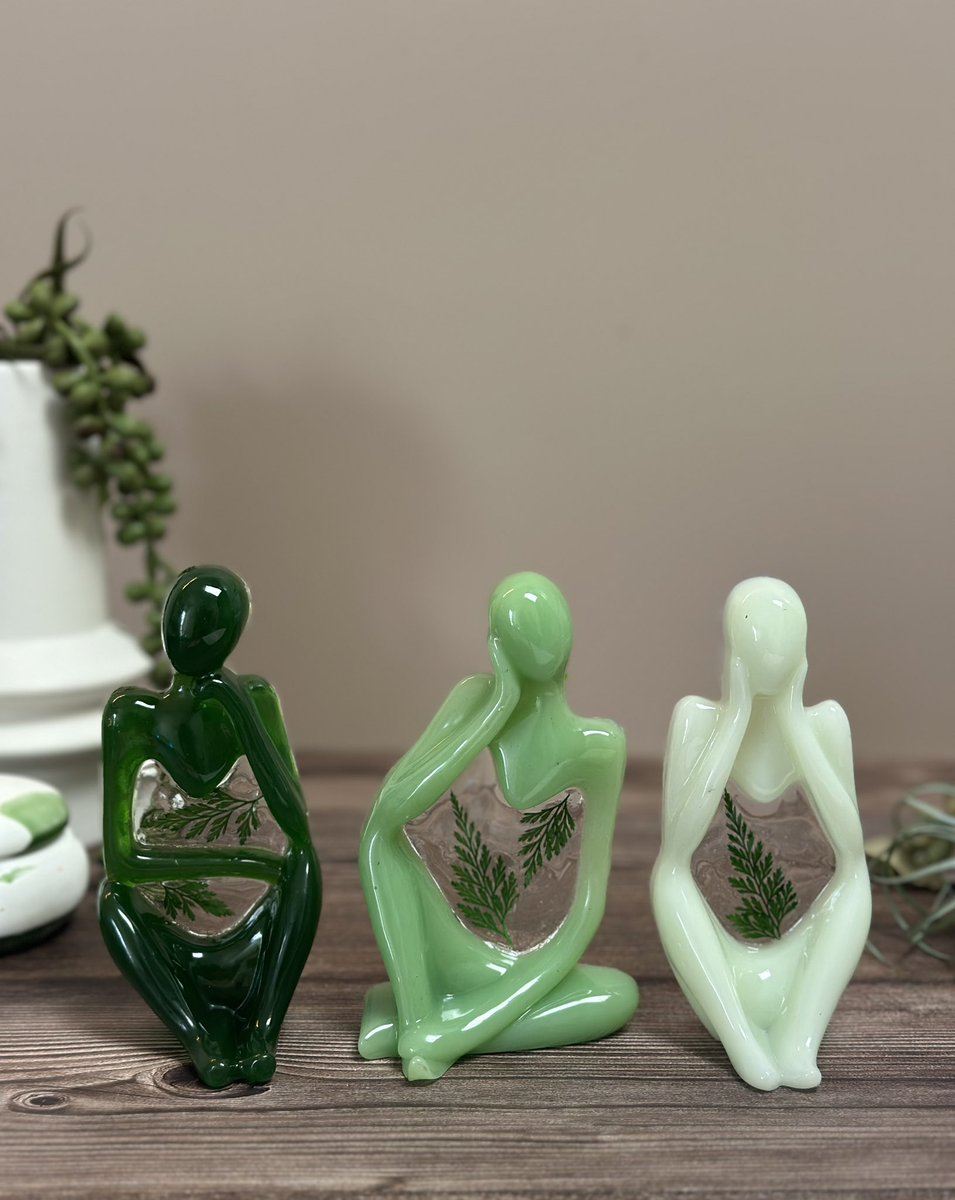 kelsotheartist's tweet photo. some custom sets I finished recently ✨✨ https://t.co/FFv6Vxa9Bp