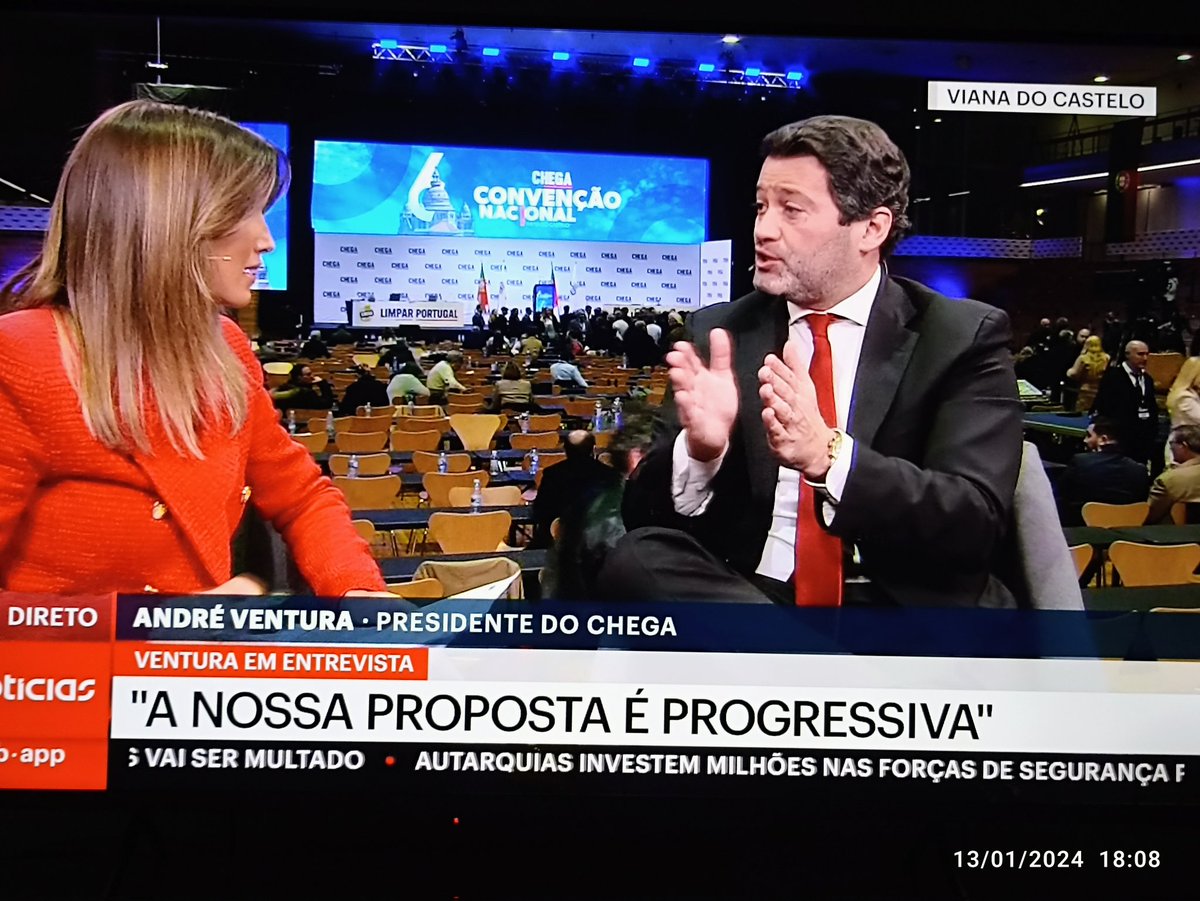 Afinal sabe entrevistar sem ser agressiva....
Faz perguntas normais, não interrompe, tão fofinha...