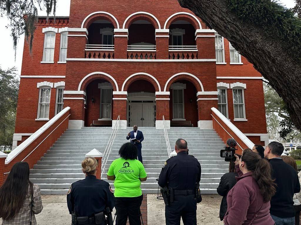 NinthCircuitSAO's tweet image. State Attorney Bain and SAO9 team members joined the #RedSandProject in #Osceola to raise awareness about #HumanTrafficking. Multiple agencies are collaborating to stop this exploitation and bring traffickers to justice. The red sand symbolizes victims who fall through the cracks