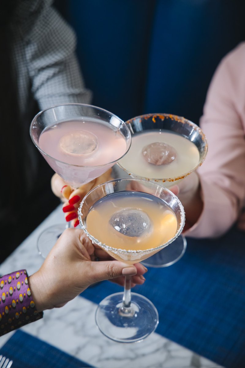 LuxIceUSA's tweet photo. Celebrate, relax, and treat yourself because every weekend is a mini-vacation with #LuxIce in hand! #ElevateYourBeverage https://t.co/sIGS1UFlmq