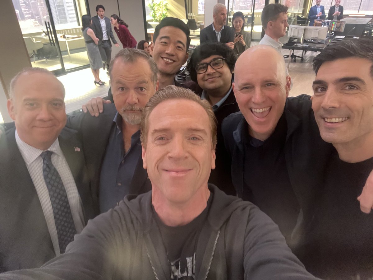 FanFunDamian's tweet photo. We have tons of photos! Join us in visiting BTS moments from #Billions Season 7: https://t.co/PeqCH7la1x #DamianLewis #BobbyAxelrod #PaulGiamatti #ChuckRhoades #CoreyStoll #MikePrince #MaggieSiff #WendyRhoades #AsiaKateDillon #DavidCostabile #KellyAuCoin #DanielKIsaac https://t.co/DJxlSYD3uF