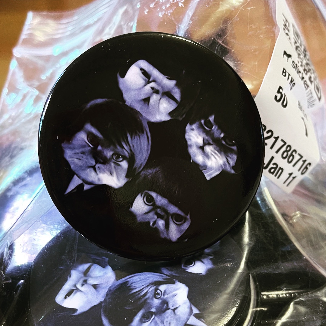 vicko13's tweet photo. Hey @stickermule can you run a deal for...sticker sheets!
Love my buttons 😻

 https://t.co/qdZnm30Ufc https://t.co/zD02ZE5btD