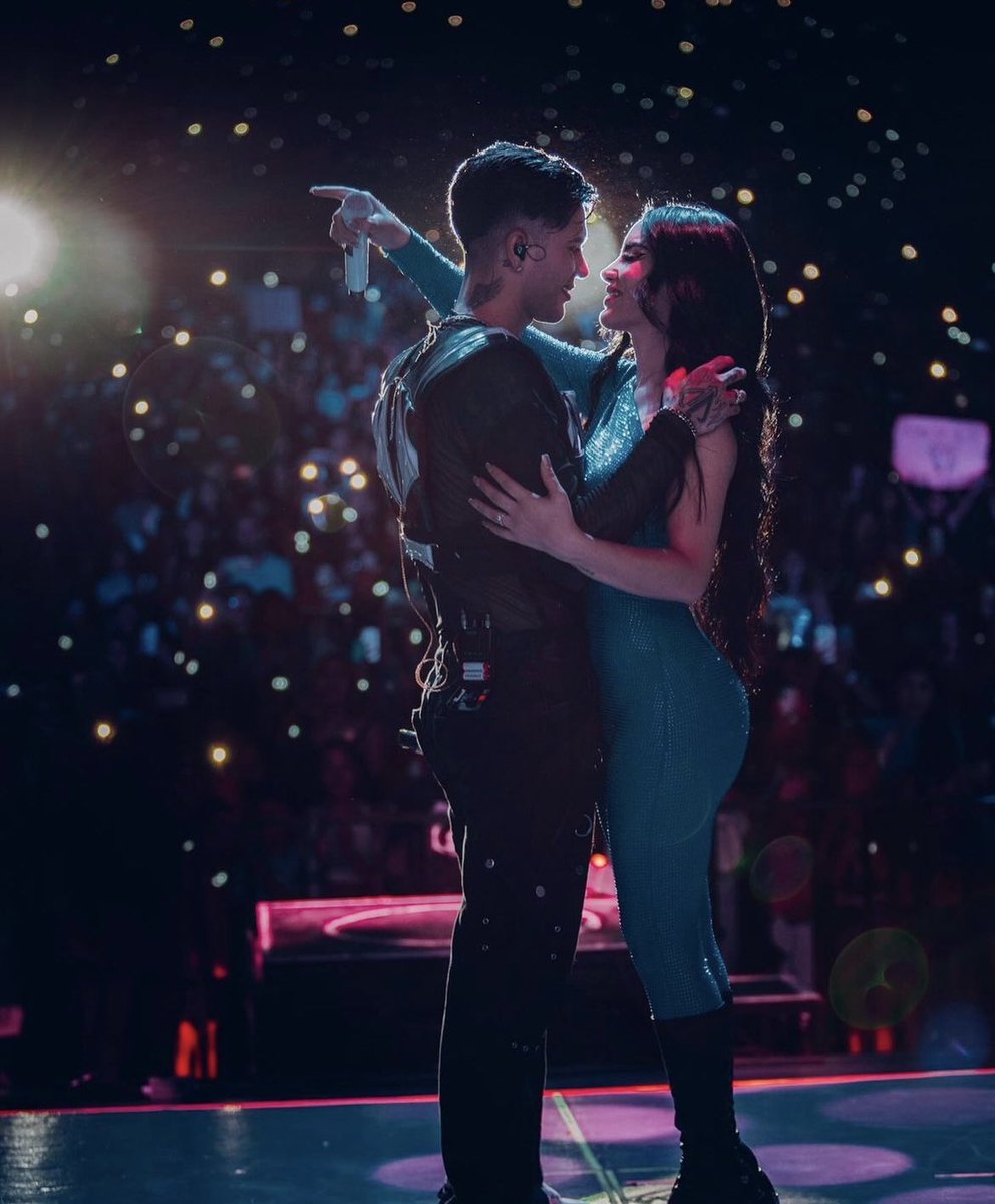 EnitJennifer's tweet photo. Hoy es el aniversario de estas personitas🥹feliz aniversario jukilooop,llevan 11 años juntos,y ojalá sigan juntos por muchos años más❤️‍🩹 https://t.co/RK16zHsqEs