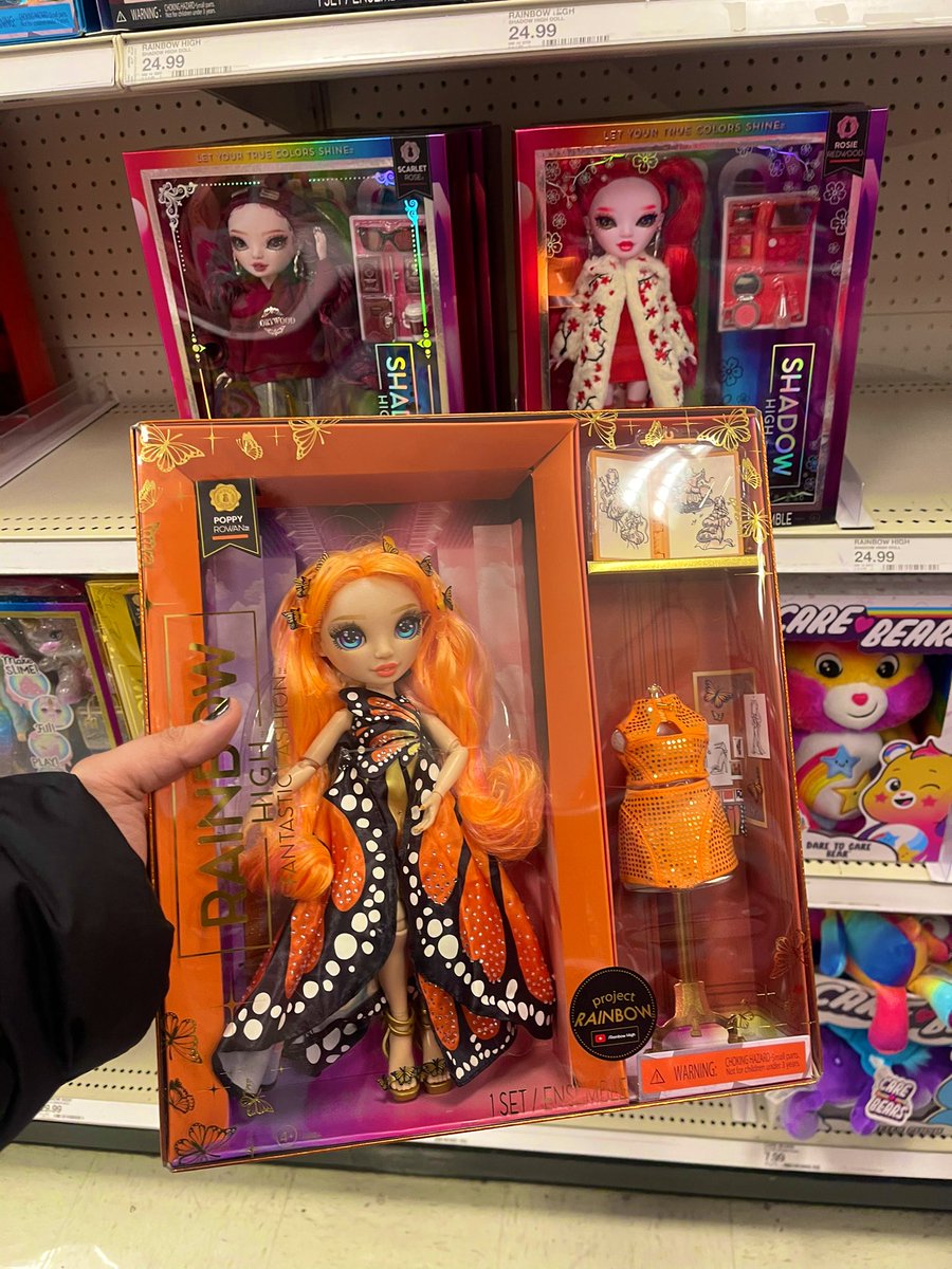 Pandanxdraw's tweet photo. After so long trynna hunt her, I think I found the last Poppy in NYC, we did it we did it Joe ~ https://t.co/NWzZw0ESec