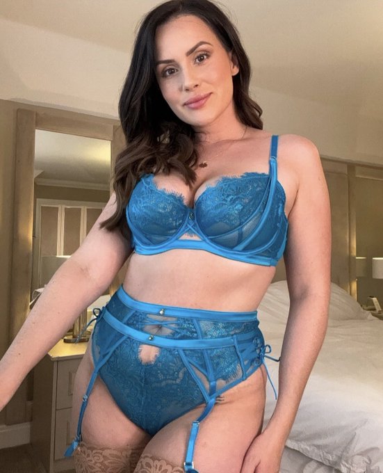 Watch 🌹 Charlie Rose 🌹's leaked NSFW photo on TwXstars