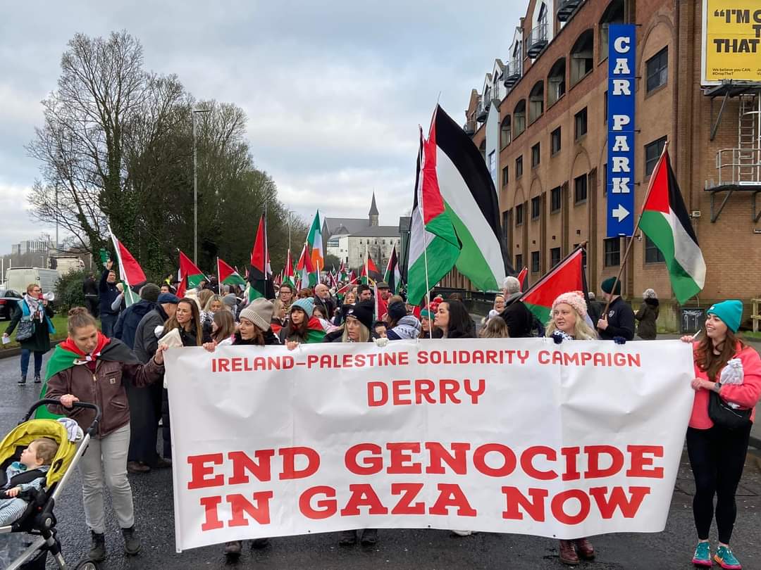 BronzyGuevara's tweet image. This is wat us Irish people are known for, standing against oppression all our lives, despite the history of  our own Struggle here in Ireland.

I'm so moved, brought me to tears,
So proud to be from Derry!
#FreePalestine #OneStruggle 🇮🇪🇵🇸