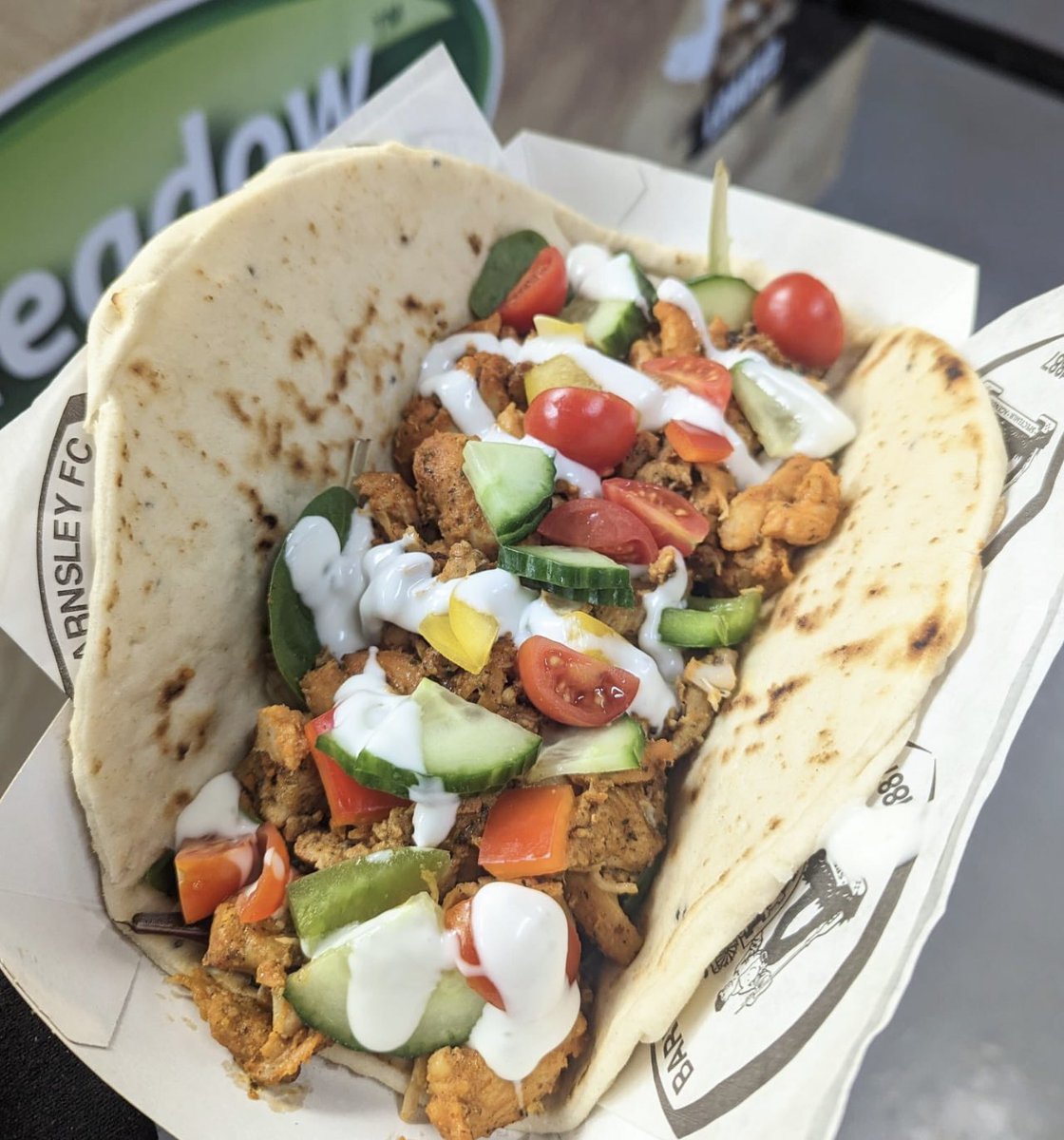 FootyScran's tweet photo. BARNSLEY FOOTBALL CLUB. 

If you was at the game today, would you have chose? 

Lebanese chicken flatbread or the salt and pepper chicken loaded nachos? 🤤

💷 Both £6.95 

@BarnsleyFC x @meadowvalefoods https://t.co/LmWVFd4Tpe