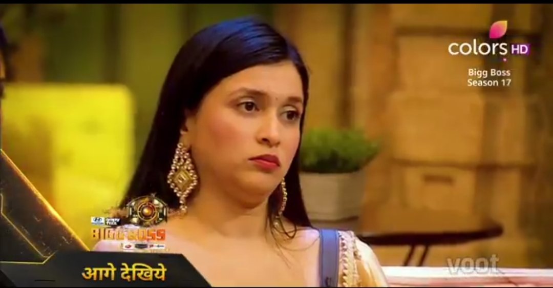 #BiggBoss17 Promo :

Whom do you support ❓❓

- Retweet : #IshaMalviya 🤮
- Like : #MannaraChopra 💞

Comment - Your Opinion 

#BB17 #BiggBoss #BiggBoss17 <a href="/memannara/">Mannara Chopra</a> <a href="/TheIshaMalviya/">Isha Malviya</a>