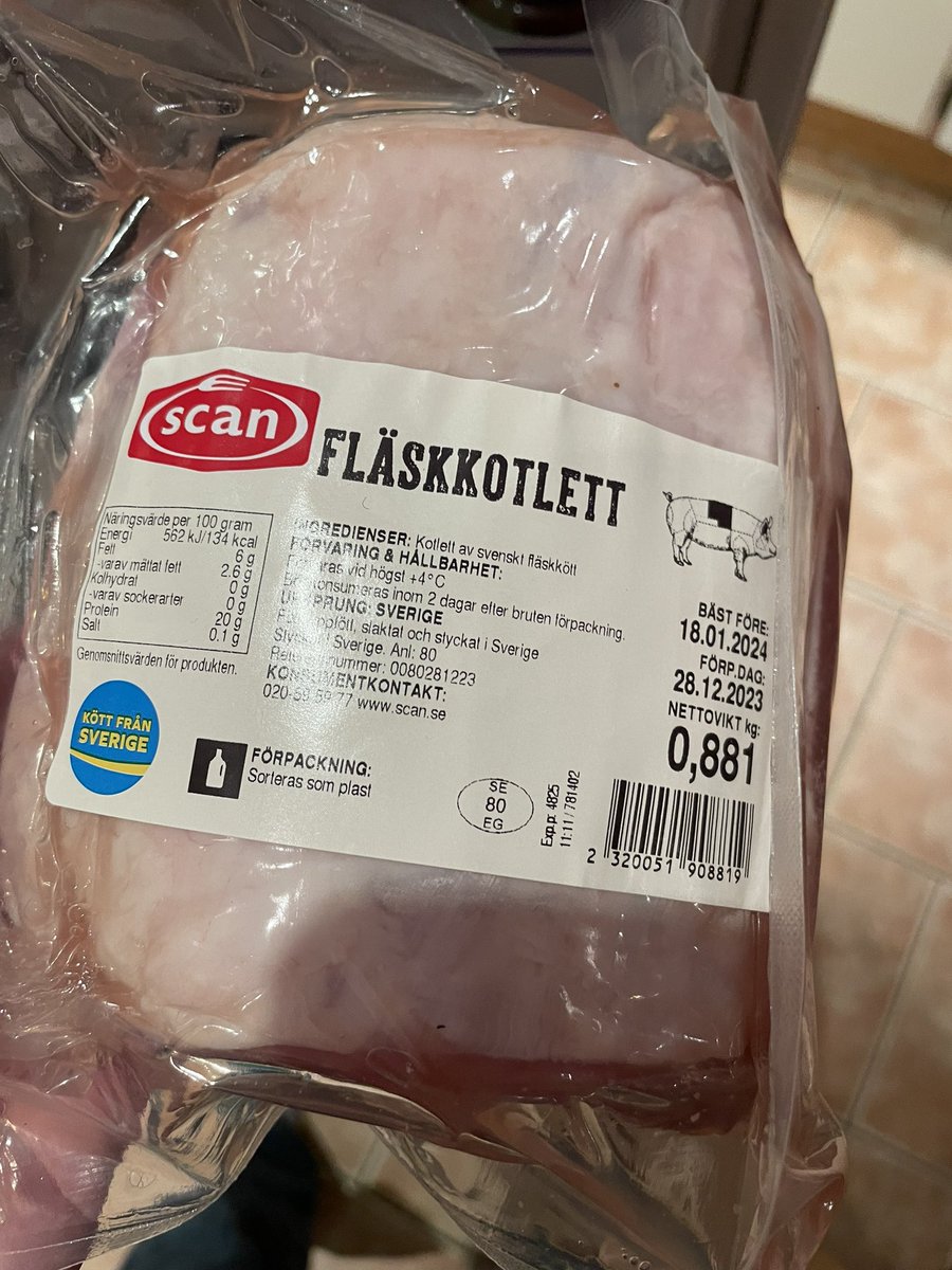 Johan_Elmquist's tweet photo. Inspirerad av senaste avsnittet av ”Ett Rikare liv”

Köttfärs 89kr/kg, potatis 11kr Tempo, frysta lingon 15kr, fläskkotlett 89kr Hemköp. 

Allt ur #Matpriskollen appen. Avsnittet mer än prisjakt på mat. Entreprenörskap och livsmedelsbransch. 

https://t.co/lNZfA0Ha5x https://t.co/JWSsYAUuWb