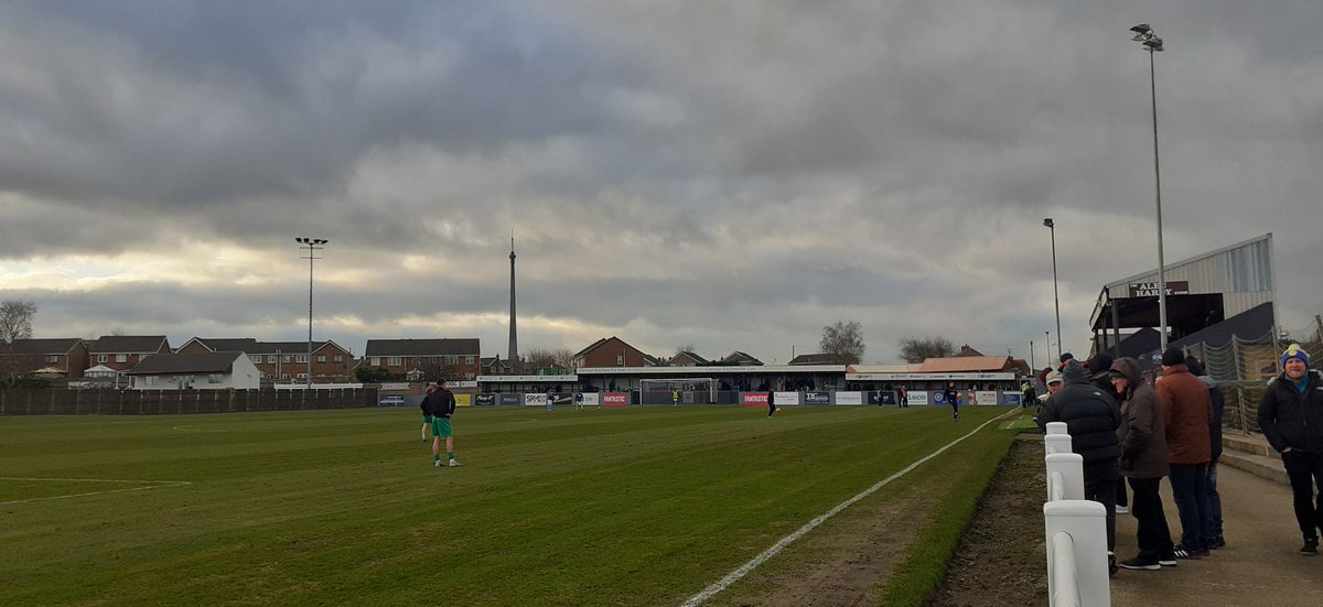 smilerhopper's tweet photo. #matchhopping #roundhopping #kirkleesdistrict at the welfare ground for @Emley_AFC @NCEL premier (2nd) v @CharnockFC @nwcfl premier (12th) in the @IsuzuFAVase 4th round proper #myroadtowembley game number 152 with @spireitewf mellie & JP plenty of hoppers in good crowd lets do it https://t.co/V3LRYXa5IC