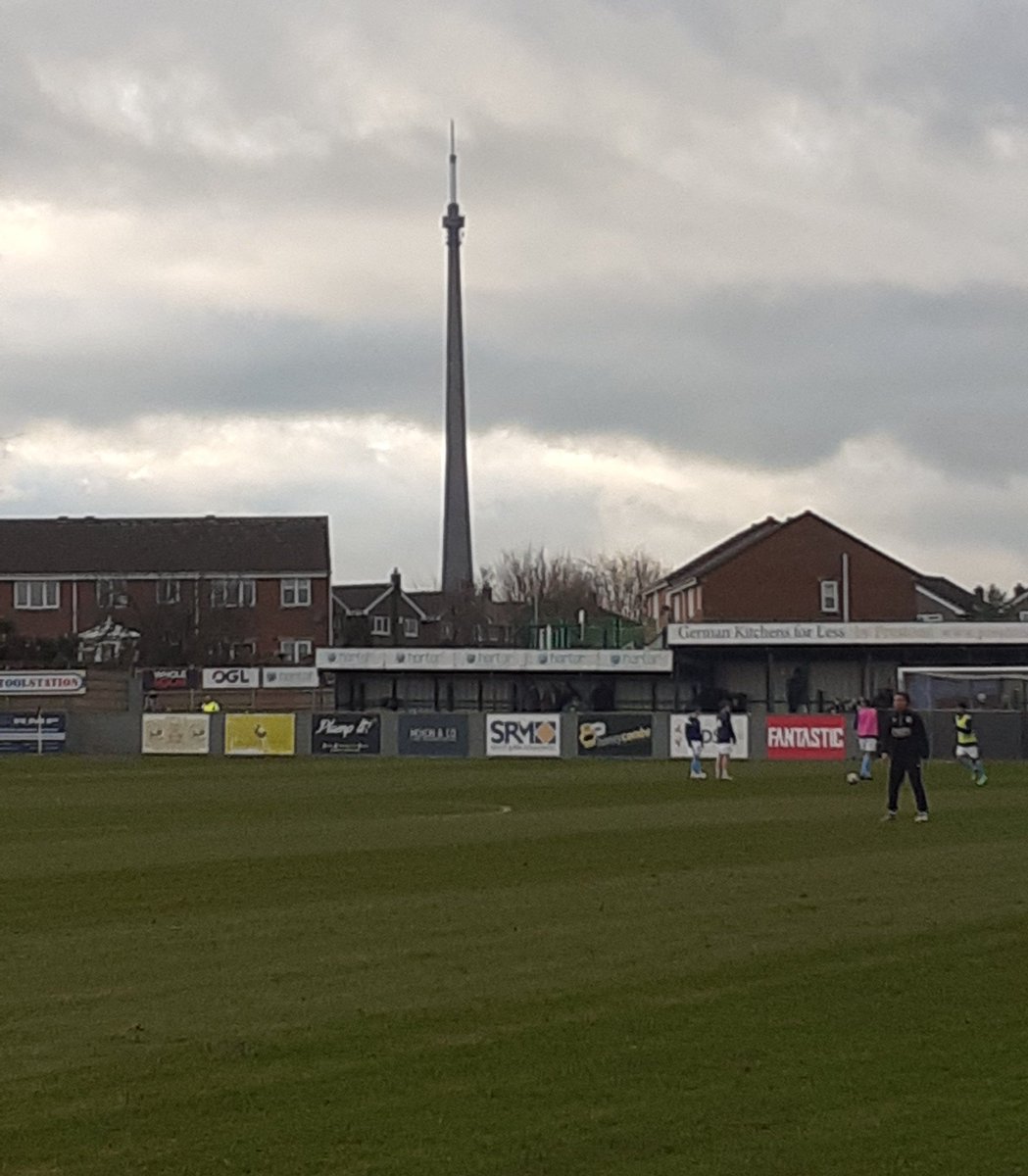smilerhopper's tweet photo. #matchhopping #roundhopping #kirkleesdistrict at the welfare ground for @Emley_AFC @NCEL premier (2nd) v @CharnockFC @nwcfl premier (12th) in the @IsuzuFAVase 4th round proper #myroadtowembley game number 152 with @spireitewf mellie & JP plenty of hoppers in good crowd lets do it https://t.co/V3LRYXa5IC
