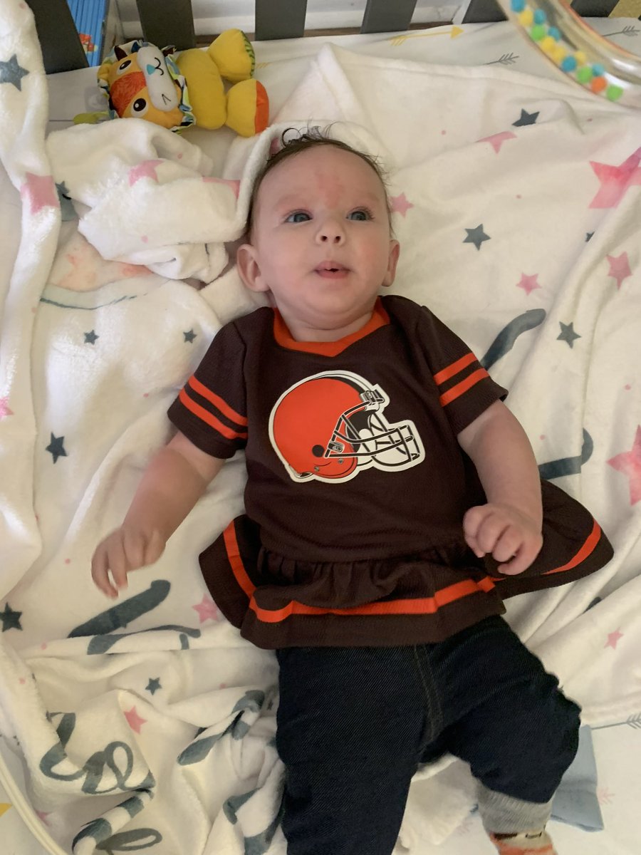 KoltonM970's tweet photo. @Browns My daughter’s game day outfit! #DawgPound https://t.co/ua8PPgeb05