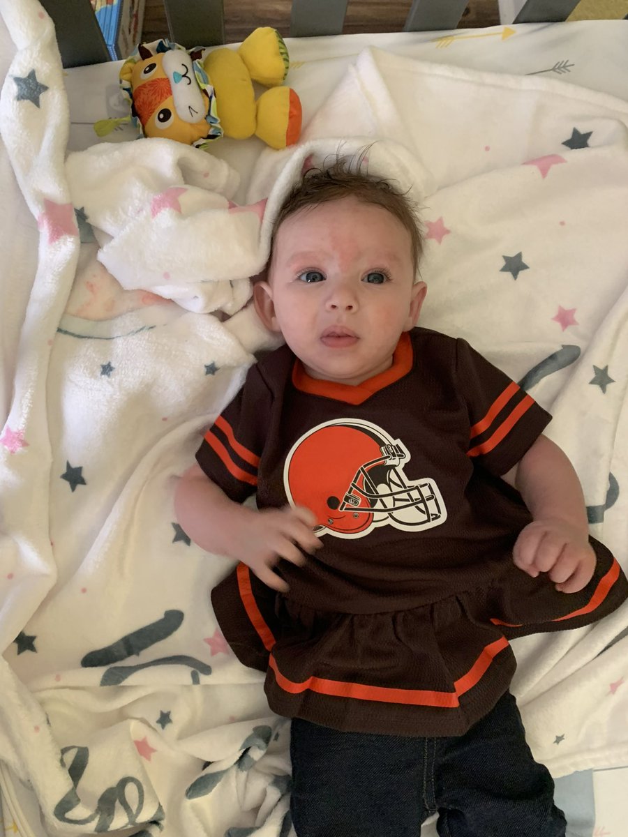 KoltonM970's tweet photo. @Browns My daughter’s game day outfit! #DawgPound https://t.co/ua8PPgeb05
