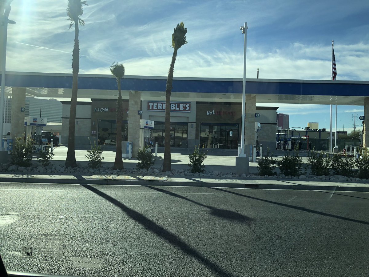 Luv_And_Rockets's tweet photo. Hey #lasvegas there is a brand new @Chevron @TerribleHerbst on the corner of Industrial/Sammy Davis and Wyoming. @VitalVegas @LasVegasLocally https://t.co/ooMgk7g5qY