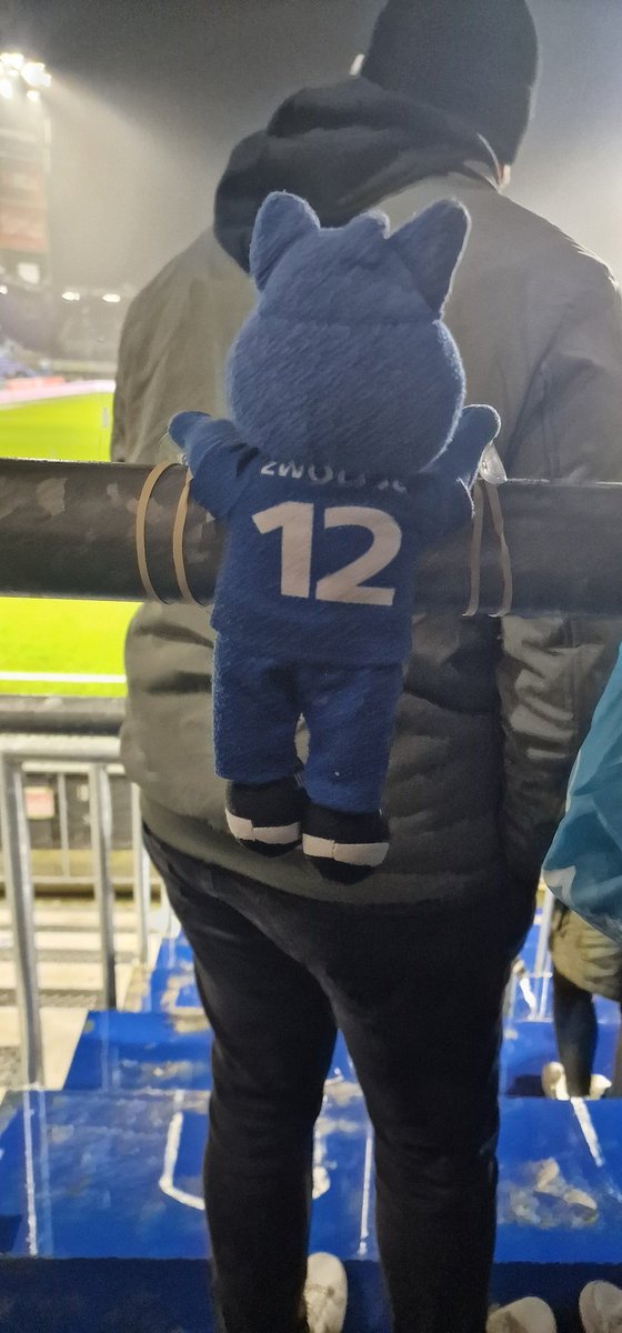 Ook in het nieuwe jaar ben ik er bij ! 

 #PEChee #ZWOhee 

#PECZWOLLE 🔵⚪️🔵⚪️💪

#THUIS 

#DESESPEREERTNIMMER!!