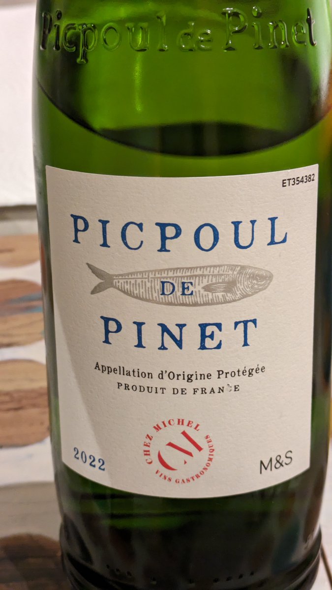 VeganOlive1's tweet photo. No need to miss out on #Wine for #Veganuary lots of clearly labelled wines out there #Veganuary2024 ๐ทmore and more don't contain #Eggalbumen #Casein #Gelatine #Isinglass https://t.co/Dlc25jDspE