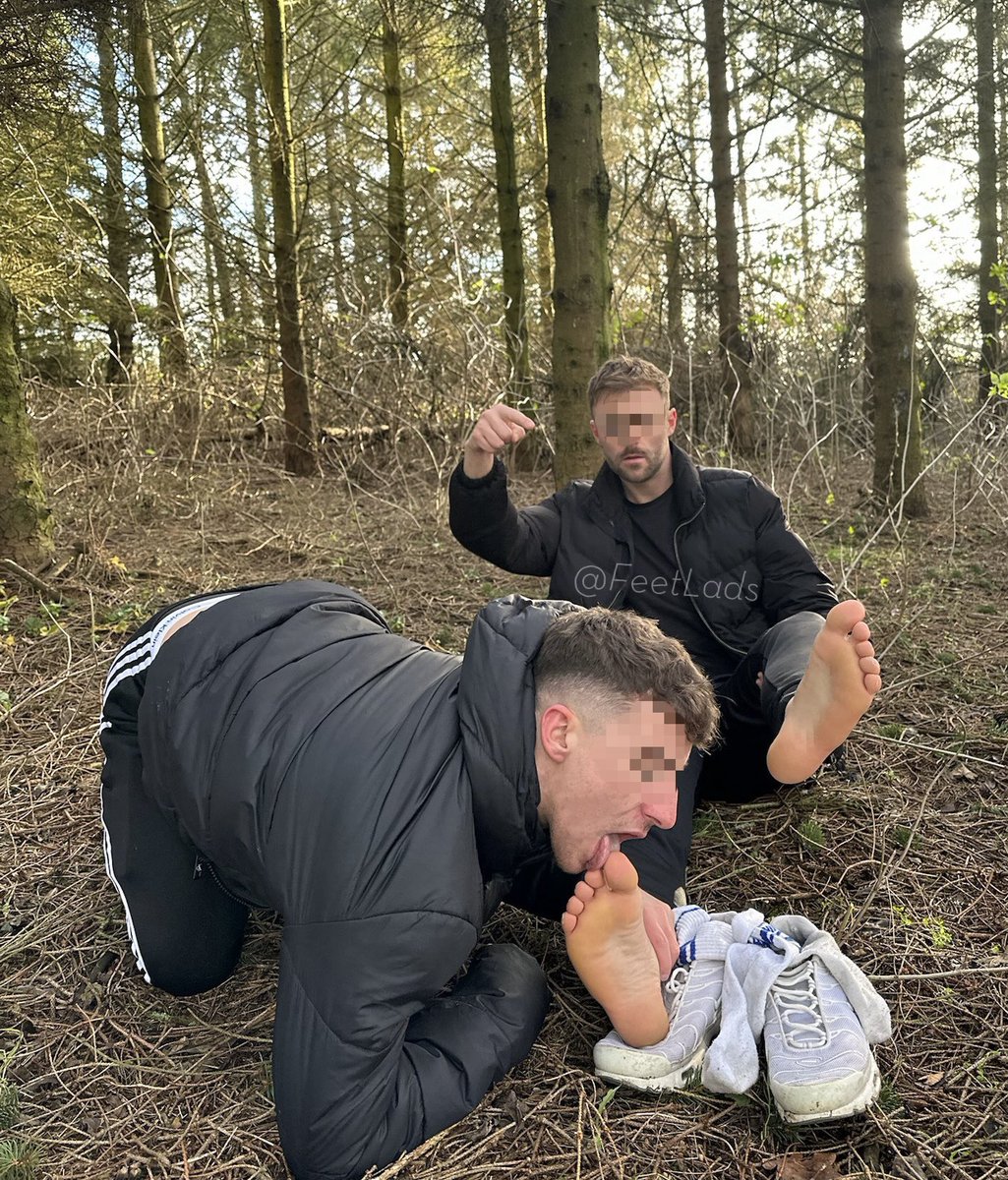 FeetLads's tweet photo. You’re walking through the woods and see us with our feet out 🦶🏻😈

RT if you’d come over and serve us 🥵

https://t.co/JkGPCANpnP

#gay #feet #gayfeet #socks #sockslover #gaysocks #scally #scallygay #dirtysocks #chav #chavsocks #findom #cashapp #cash #gayporn @findominfluence https://t.co/37VtYzUex1